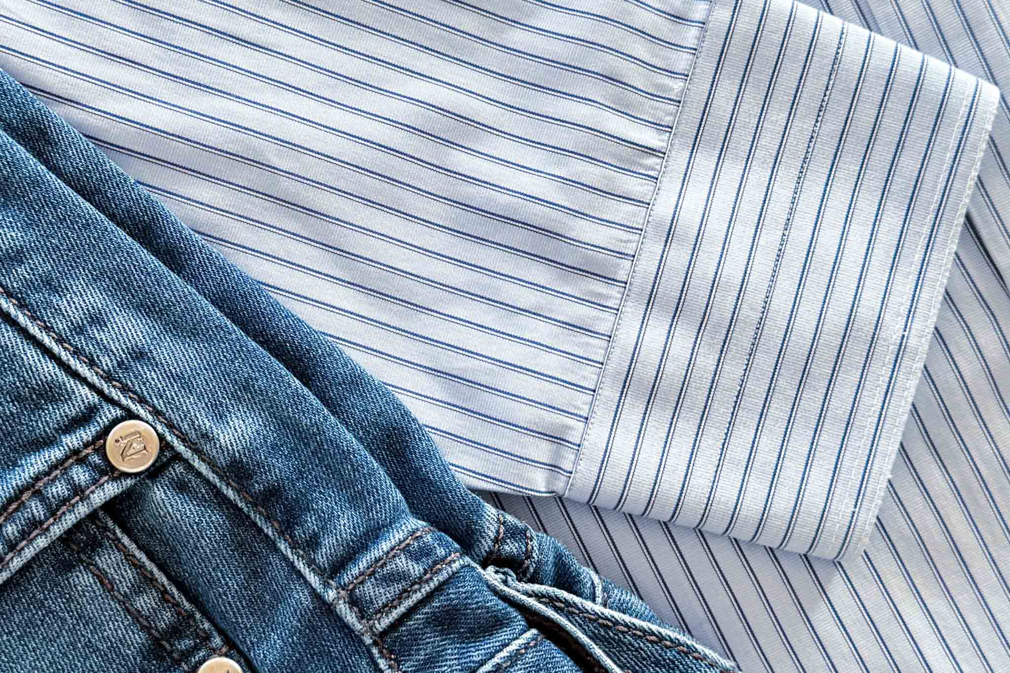 l'asse da stiro professionale aspirante e soffiante Andy è l'unico con Tecnologia Termica Avanzata a Vapore integrata nella tavola da stiro. funziona anche senza ferro da stiro e ha un kit tutto incluso. Il piano riscaldato stira e asciuga i vestiti in un attimo.