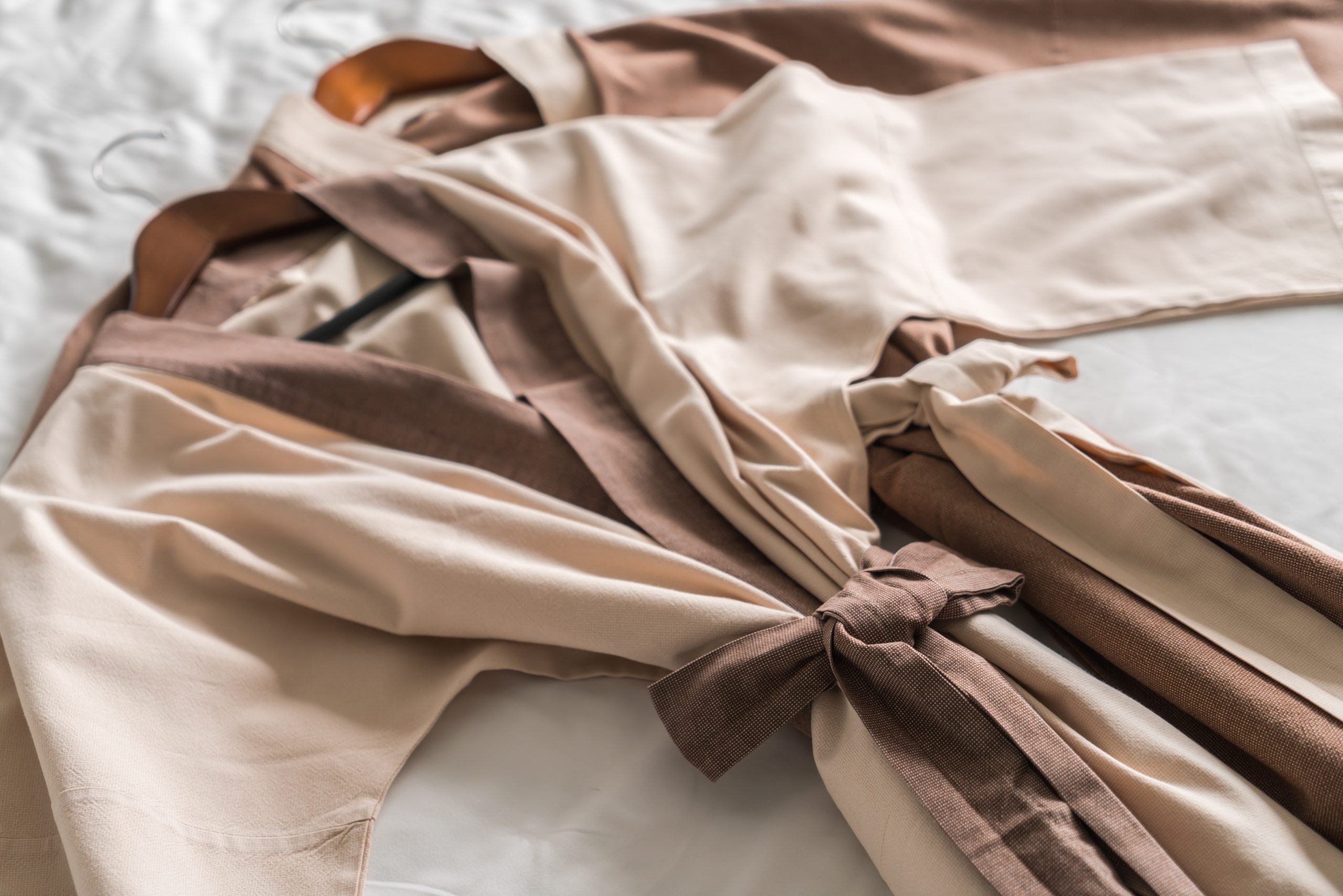 come lavare e stirare i vestiti in seta la guida completa per fare il bucato